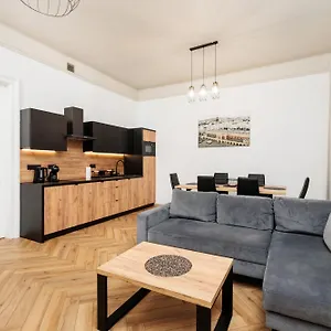 https://poselska-24.krakowhotelspoland.com